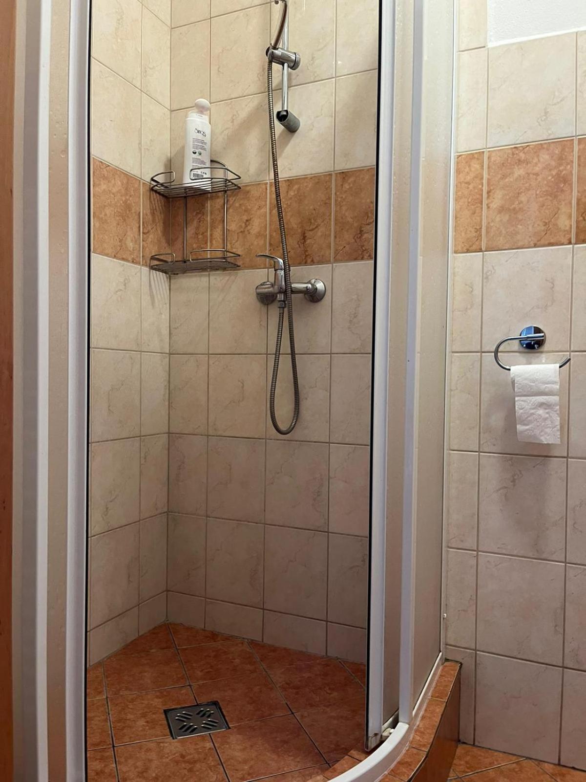 1St Plaza Apartment Братислава Экстерьер фото