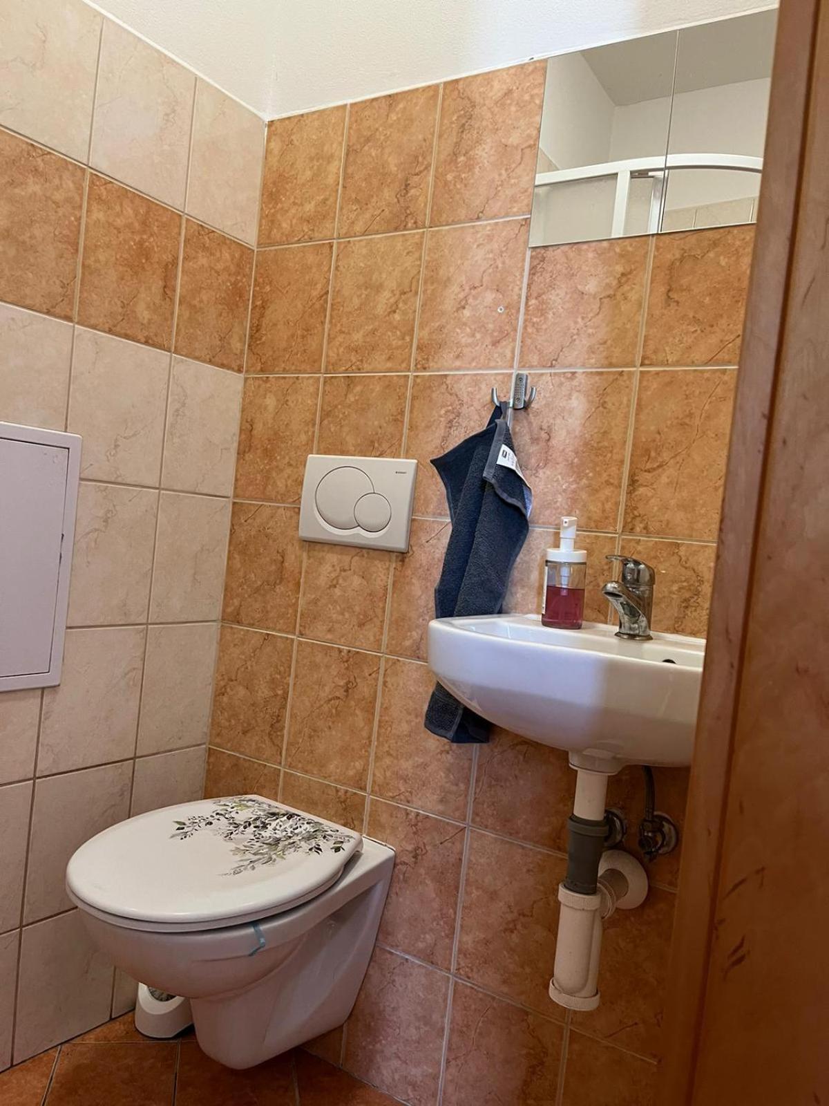 1St Plaza Apartment Братислава Экстерьер фото